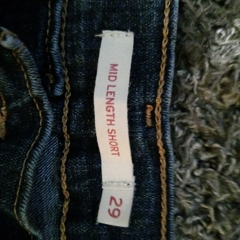 Shorts - Picture 3 of 4